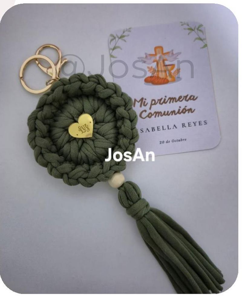 Recuerdo mandala tejido a crochet para primera comunión